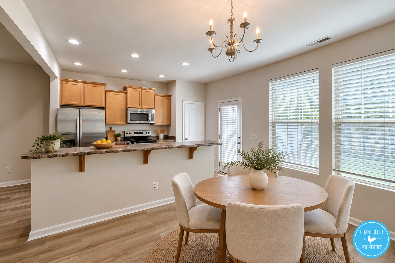 1037 Grand Ridge Dr photo 4