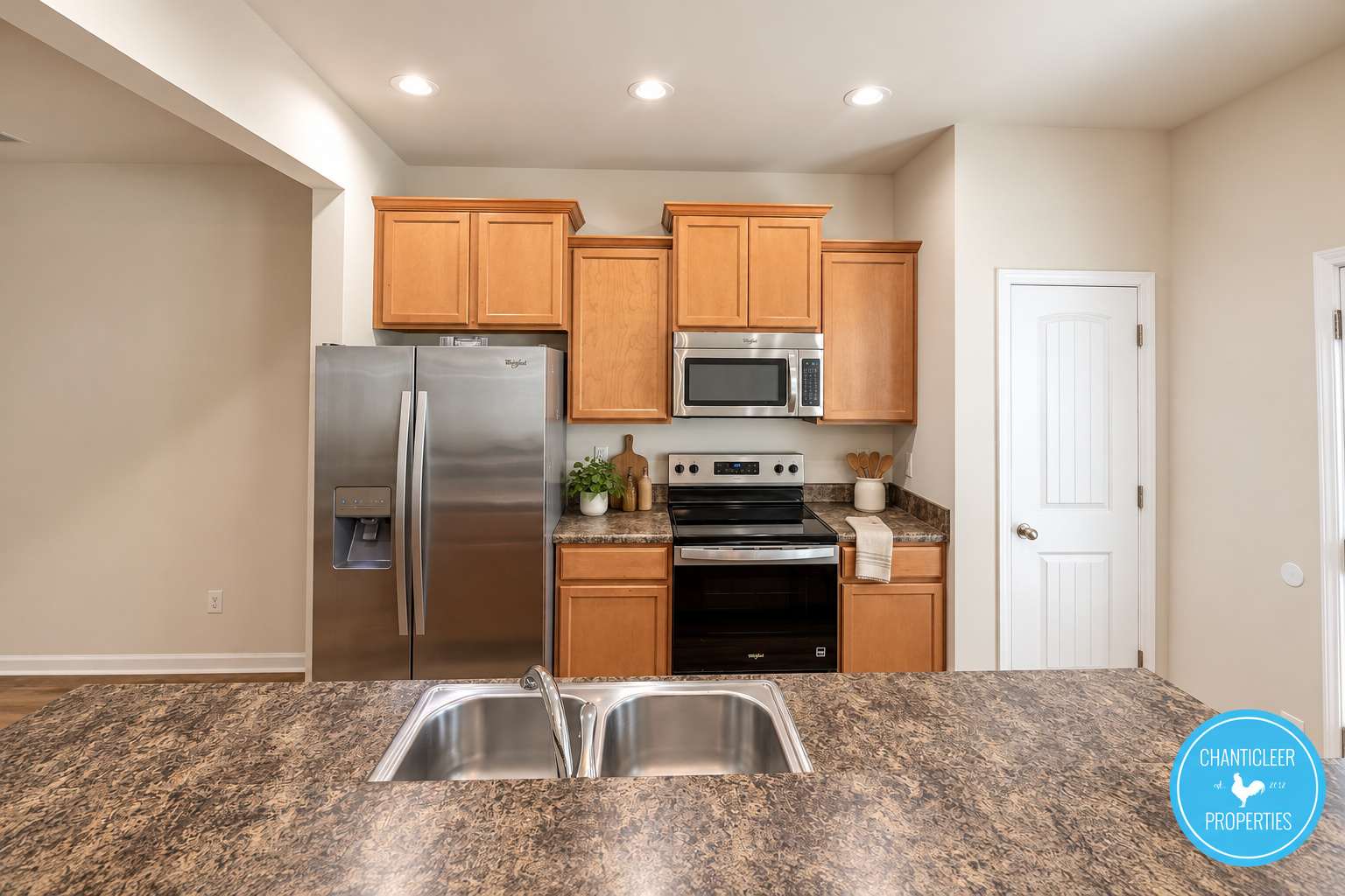 1037 Grand Ridge Dr photo 3