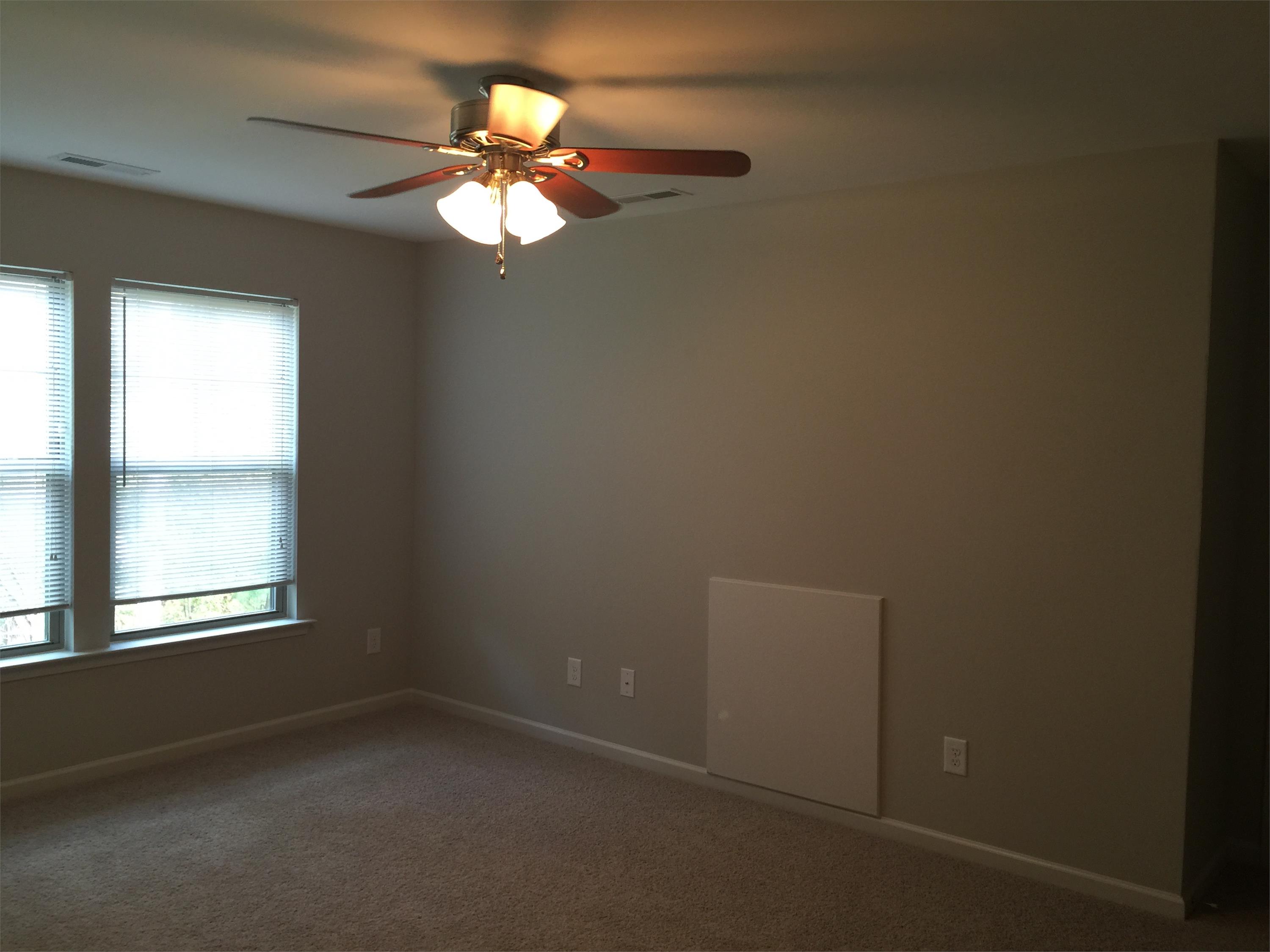 1105 Metropolitan Drive photo 2