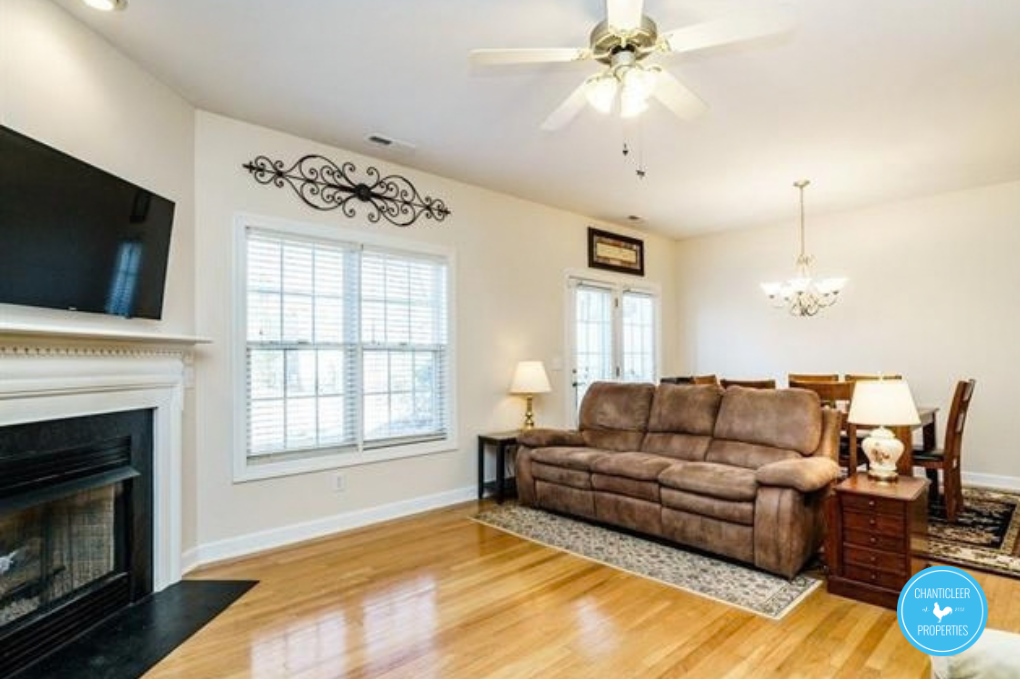 2040 White Pond Court photo 3