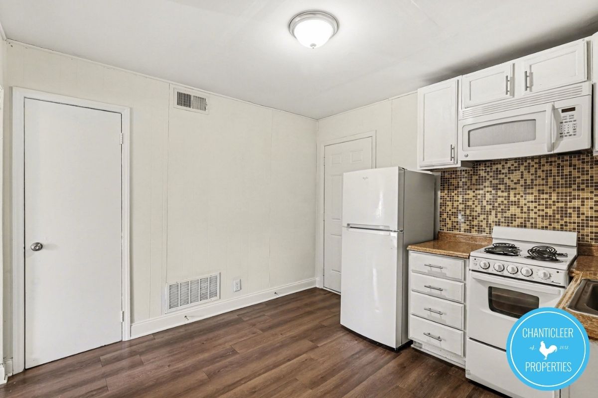 115 Florence St — Unit 6 photo 2
