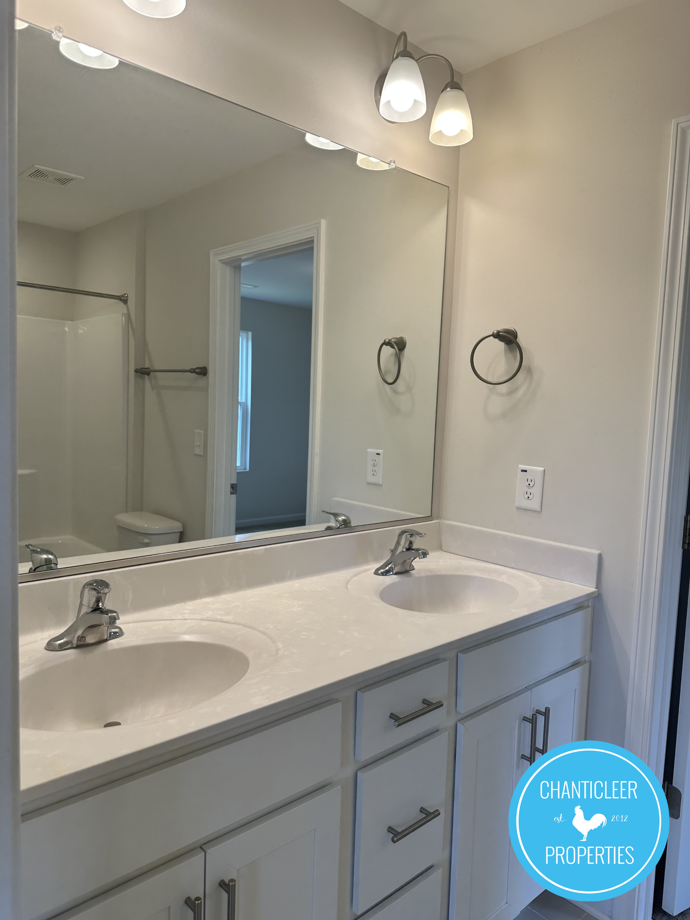 2528 Reynolds Dr photo 9