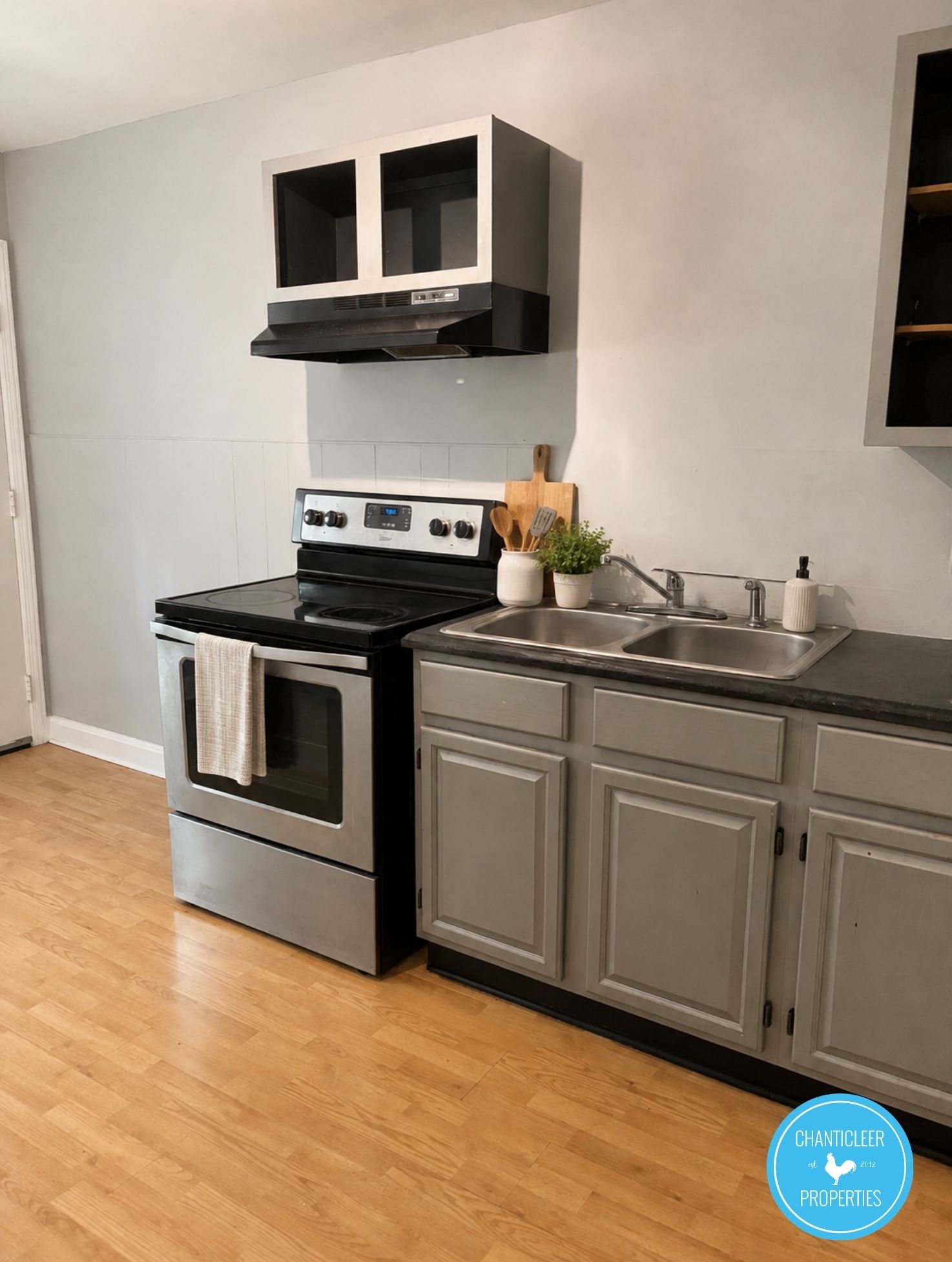 1047 West Academy Street — Unit 6 photo 4