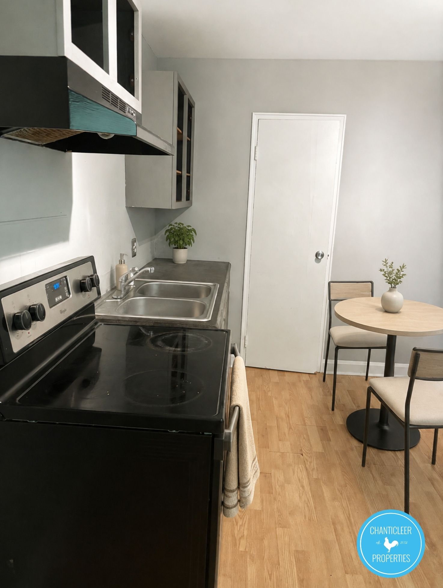 1047 West Academy Street — Unit 6 photo 5