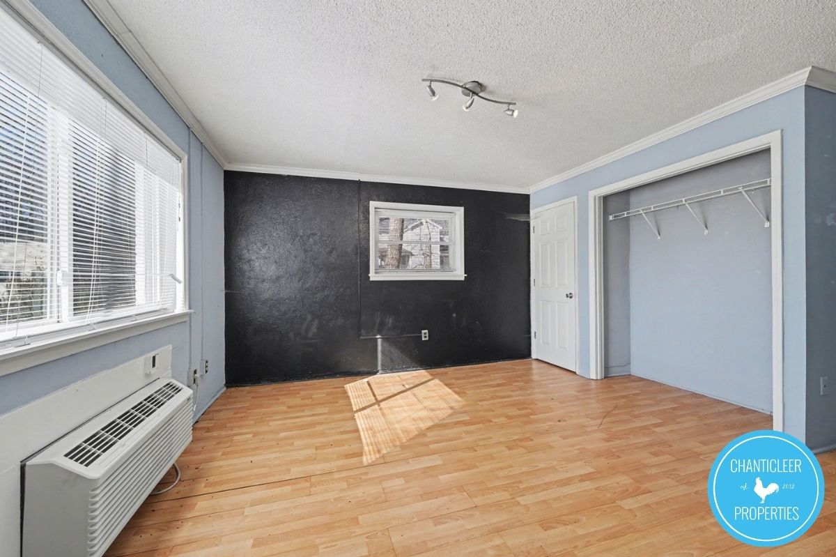 1047 West Academy Street — Unit 6 photo 8