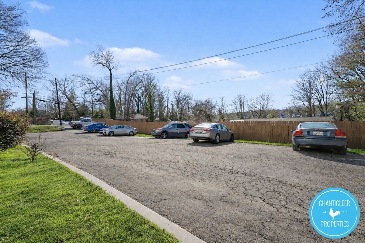 1047 West Academy Street — Unit 6 photo 13