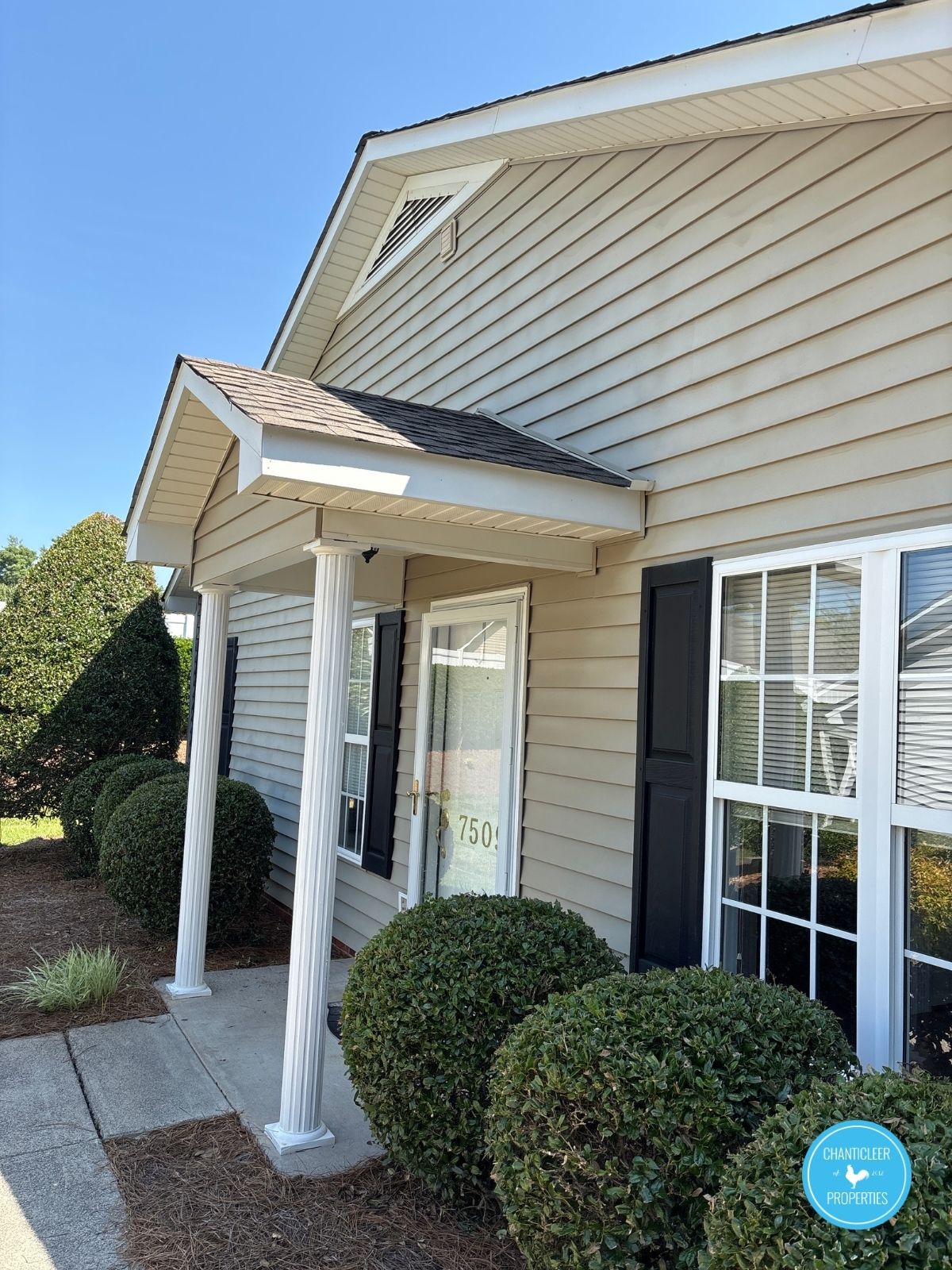7509 Riverside Court photo 3